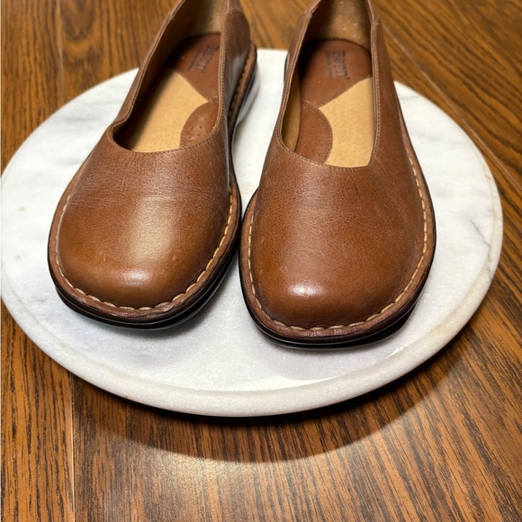 Born Square Toe Stitch Detail Genuine Leather Ballet Ballerina Flats - Picture 1 of 5